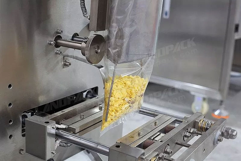 Automatic Vertical Pouch Sealing Machine With Measuring Cup