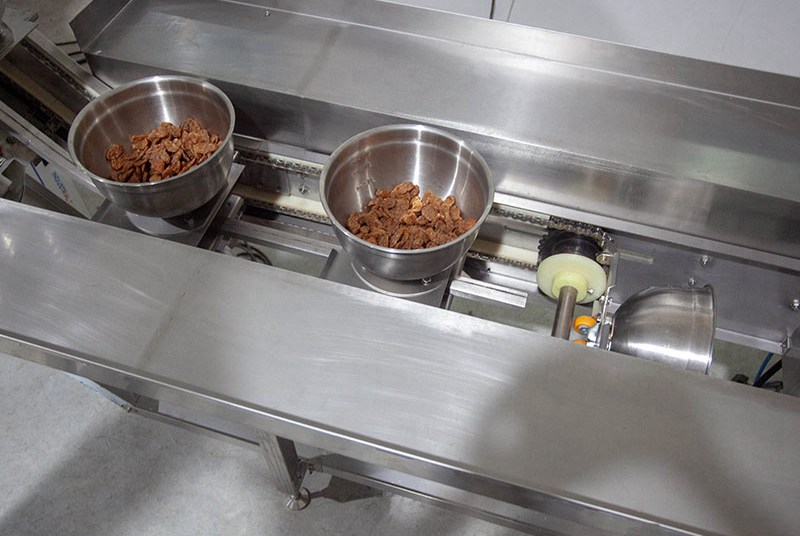 Automatic Beef Jerky Packing Machine With Bowl Inclined Bucket Conveyor