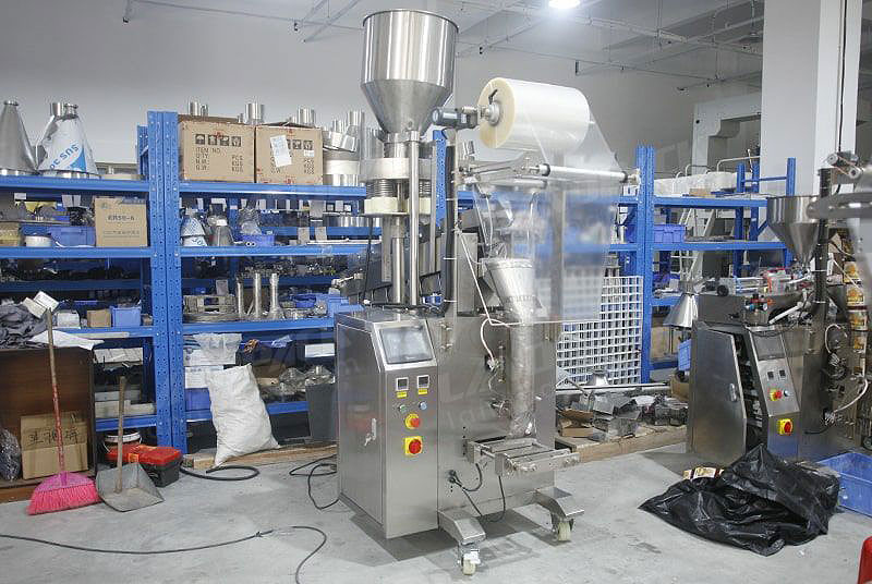 Chips Pouch with Desiccant Vertical Packing Machine