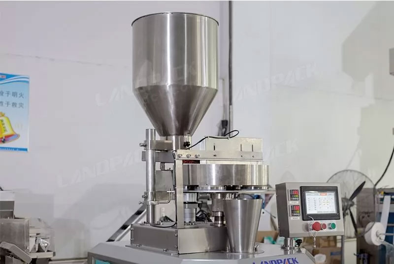 Factory Price Vertical Snacks Packing Machine With Measure Cup