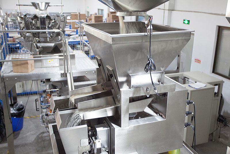 Automatic Sugar/ Salt Pouch Weighing And Packing Machine