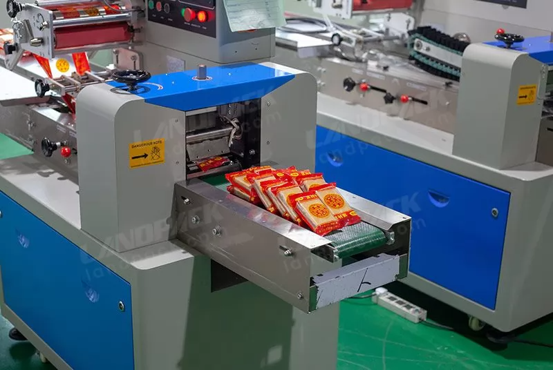 Automatic Candy Bar Wrapping Packing Machine LP-250
