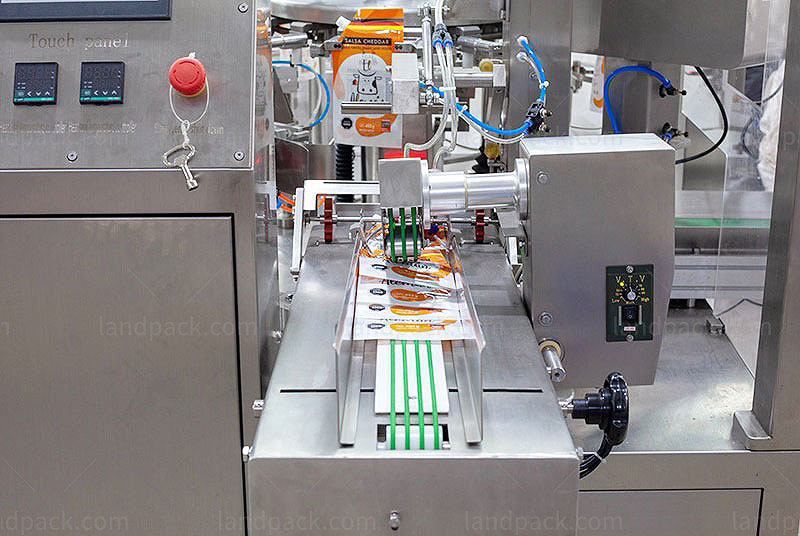Full Automatic Spout Pouch Filling and Sealing Machine