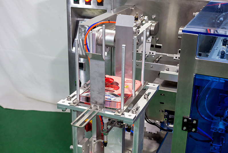 Automatic Juice Doypack Filling Packing Machine For Premade Bag 